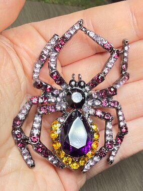 Spider Brooch Purple Rhinestone Halloween Arachnid Pin Black Tone Jewelry